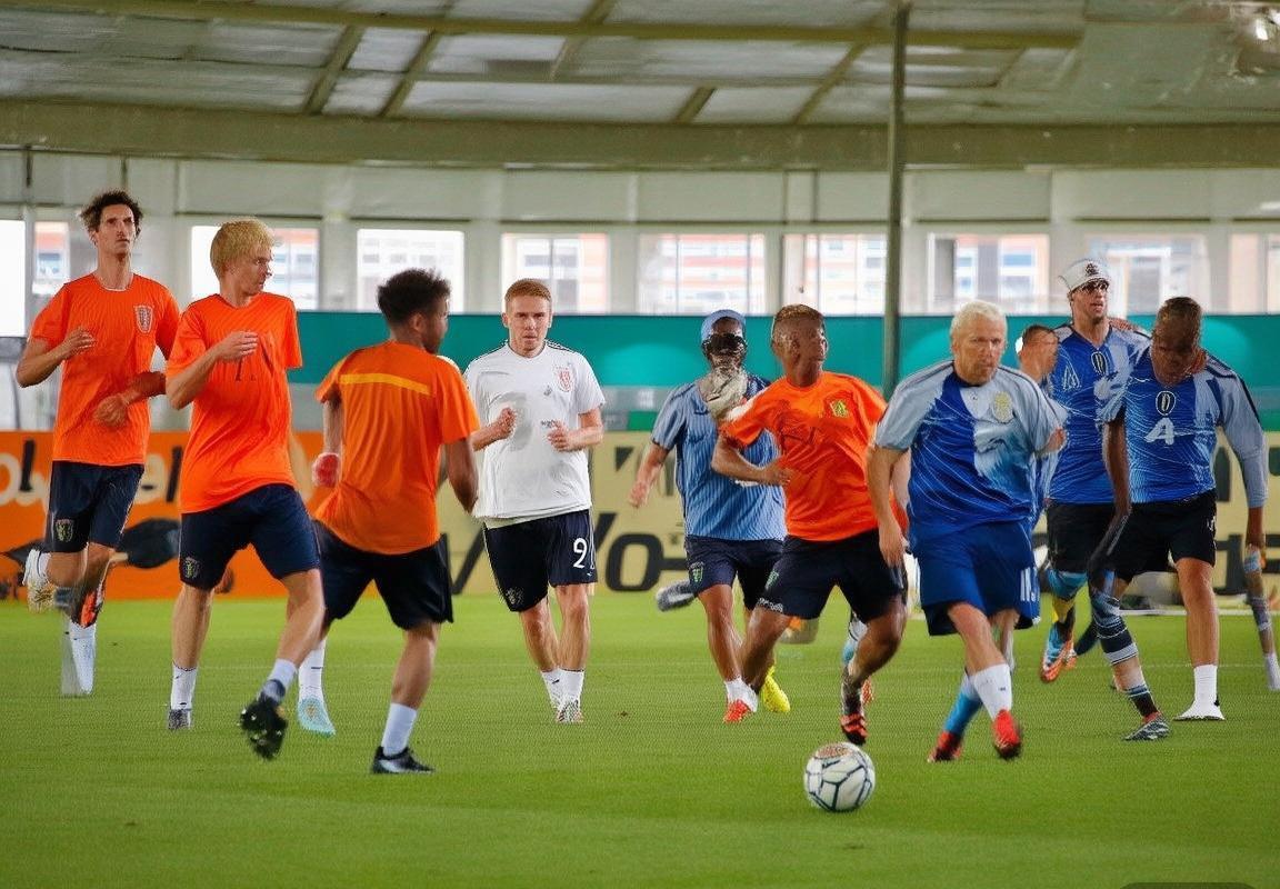 秘鲁VS乌拉圭：世界杯关键对决球星表现剖析(图2)