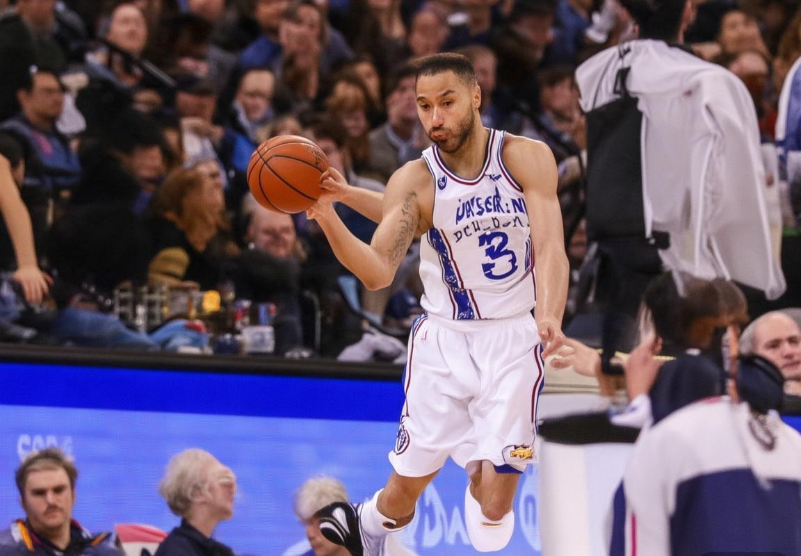 NBA经典对决：76人与猛龙战术博弈解析(图2)